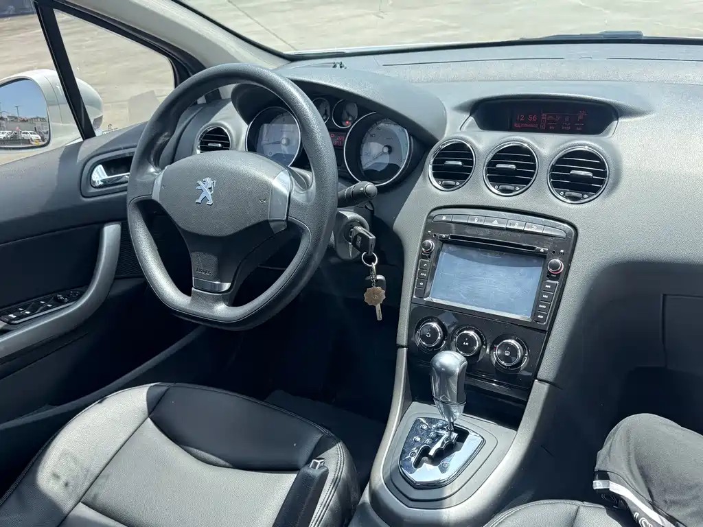 Peugeot 408 2013 — фото 10