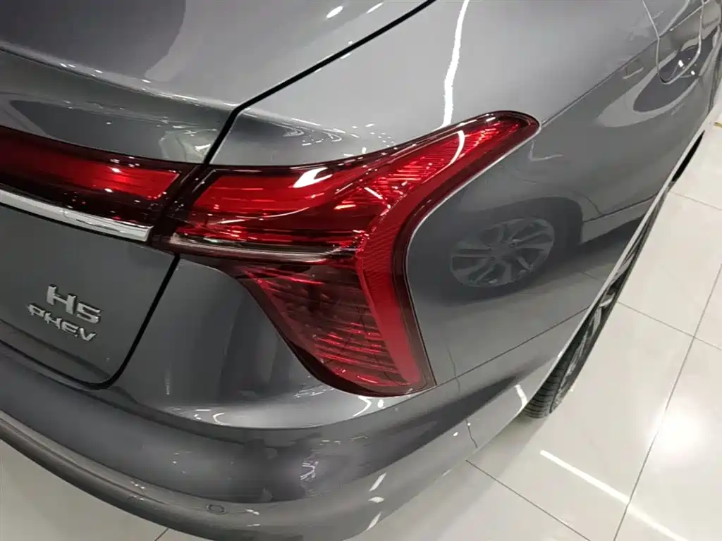 Hongqi H5 PHEV 2025 — фото 23