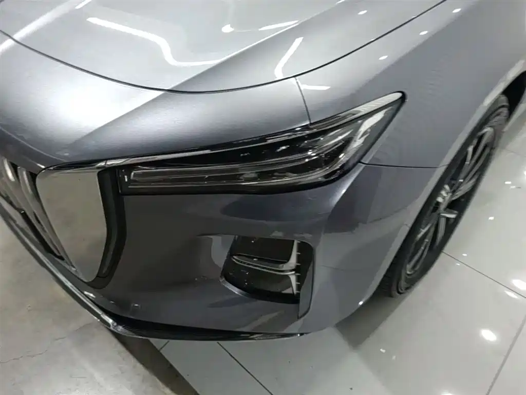 Hongqi H5 PHEV 2025 — фото 18