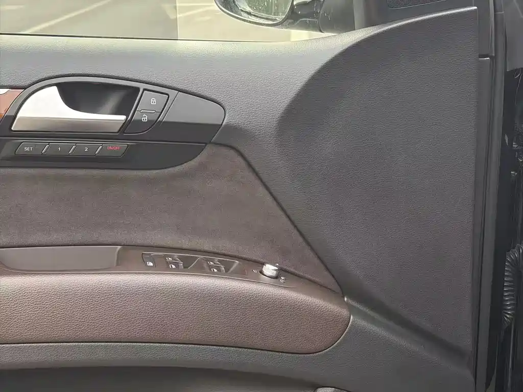 Audi Q7 2015 — фото 15