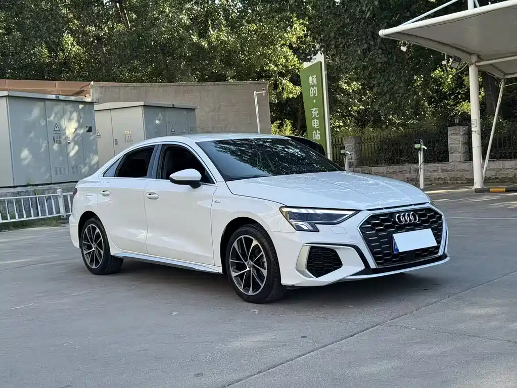 Audi A3 2022 — фото 3