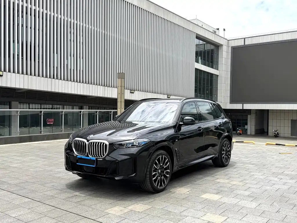 BMW X5 2025 — фото 1
