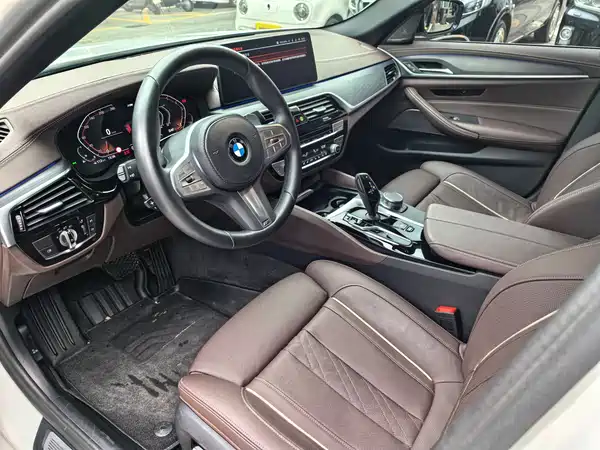 BMW 5 Series 2023