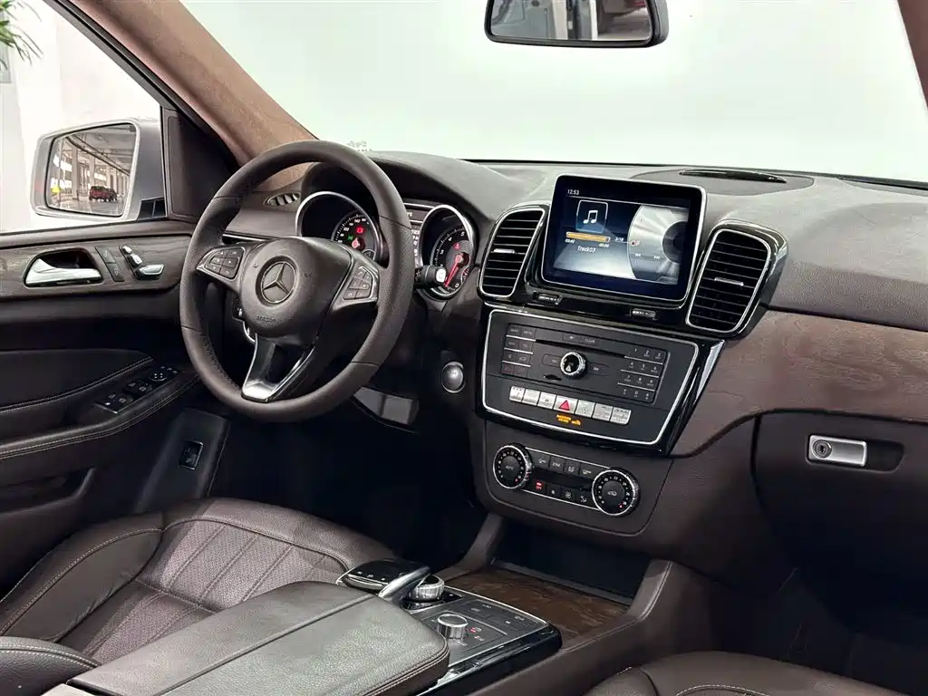 Mercedes-Benz GLE 2016 — фото 12
