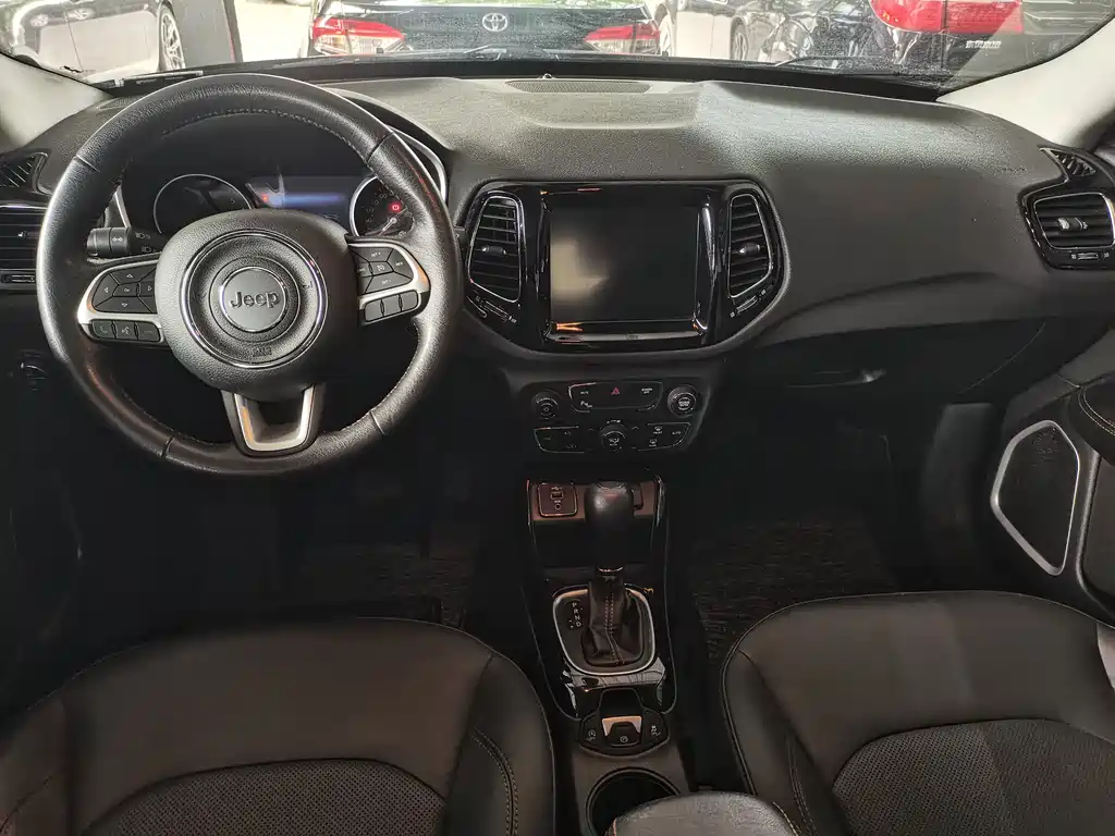 Jeep Compass 2020 — фото 7