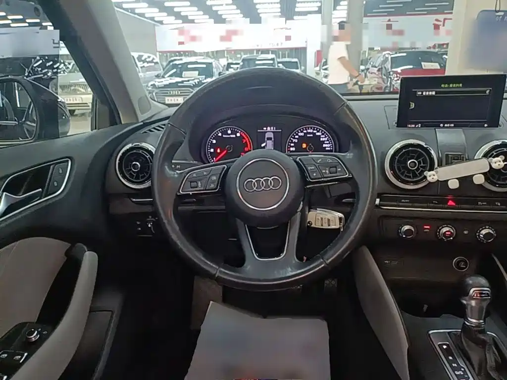 Audi A3 2017 — фото 11