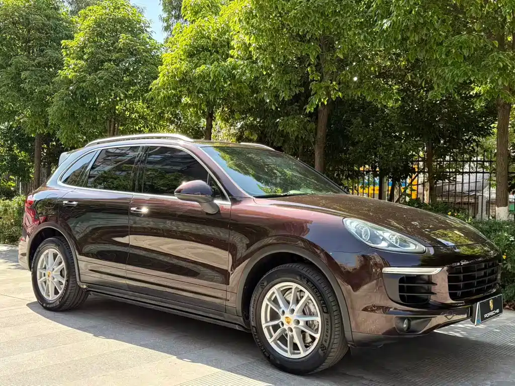 Porsche Cayenne 2017 — фото 35