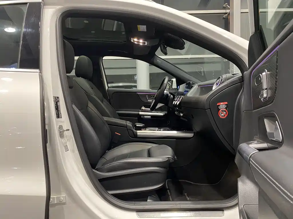 Mercedes-Benz GLA 2024 — фото 12