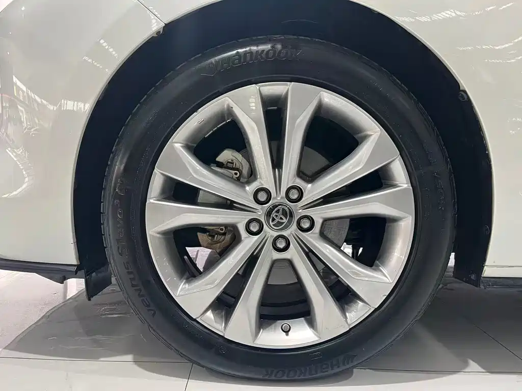Toyota Sienna 2022 — фото 12