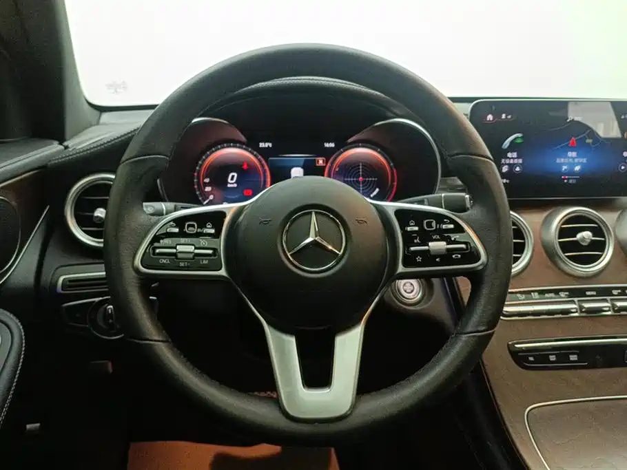 Mercedes-Benz GLC 2020 — фото 15