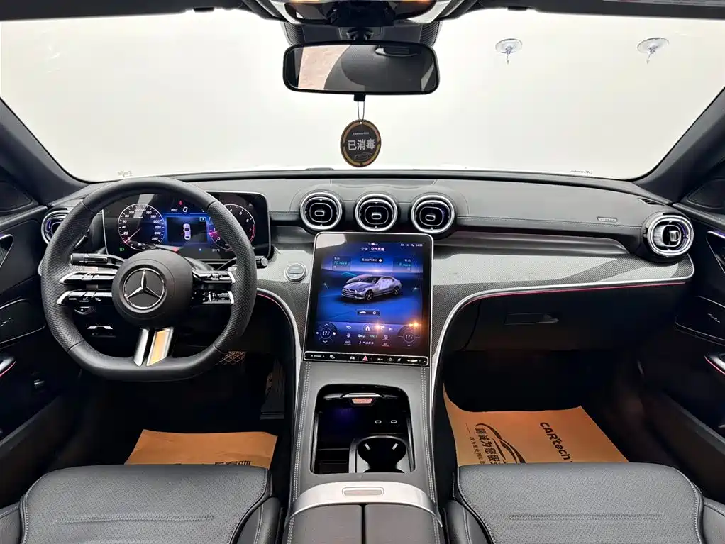 Mercedes-Benz C-Class 2024 — фото 10