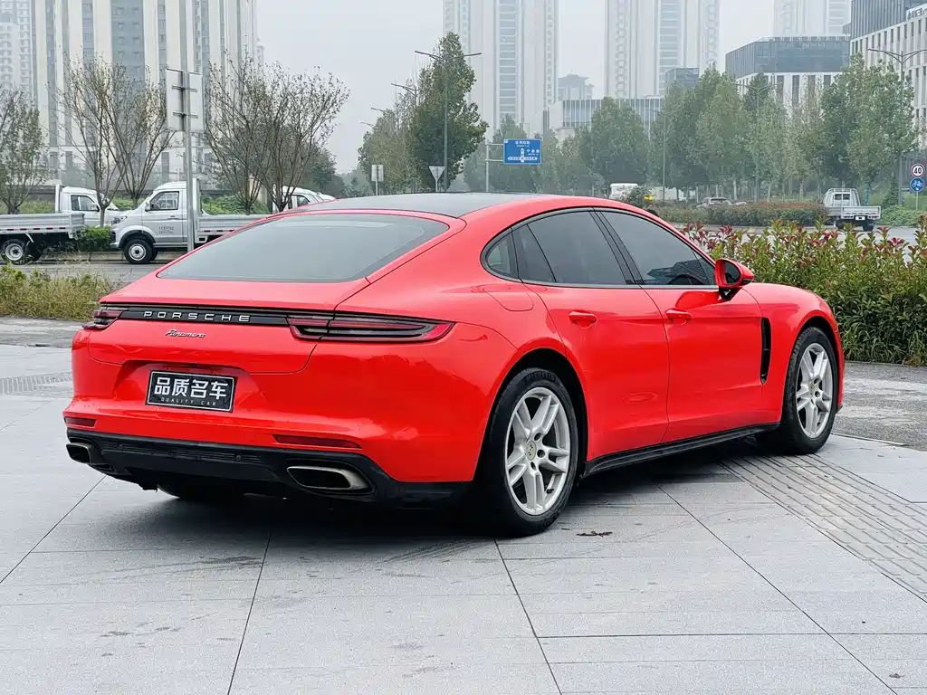 Porsche Panamera 2018 — фото 15