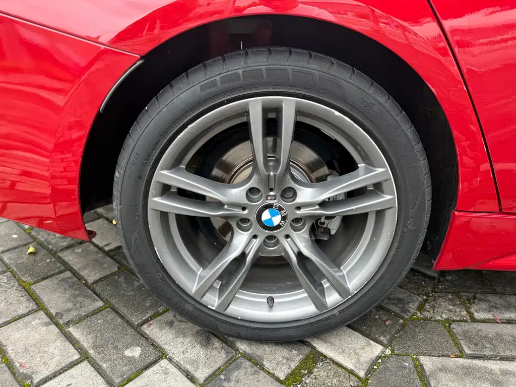 BMW 3 Series 2018 — фото 12