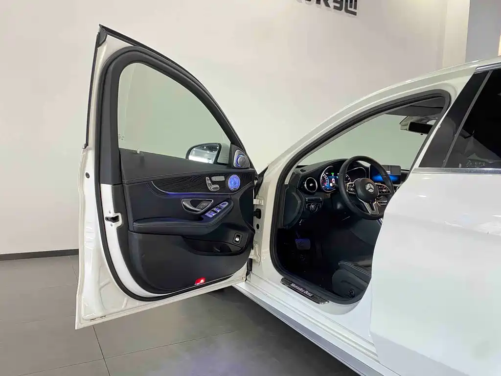 Mercedes-Benz C-Class 2019