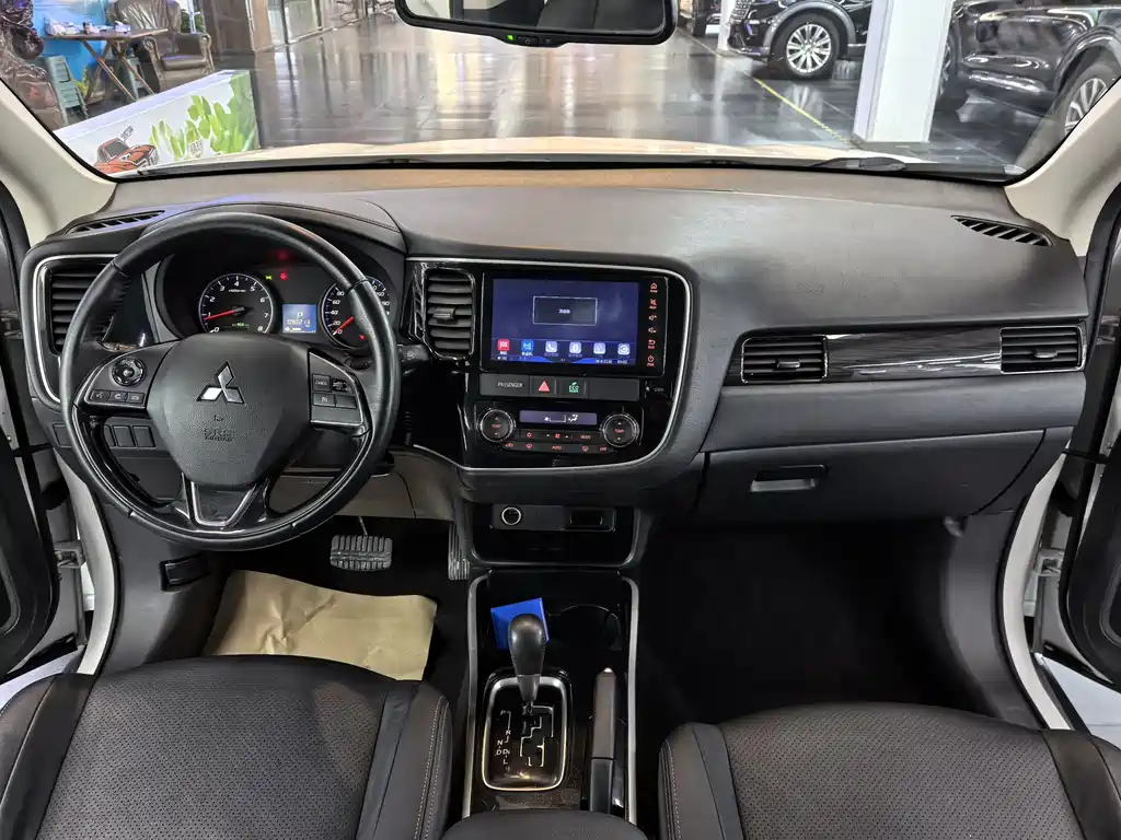 Mitsubishi Outlander 2017