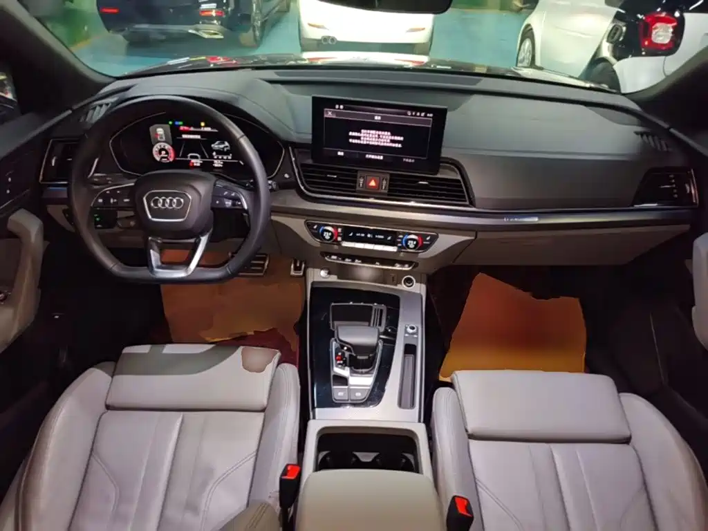 Audi Q5L 2023 — фото 10