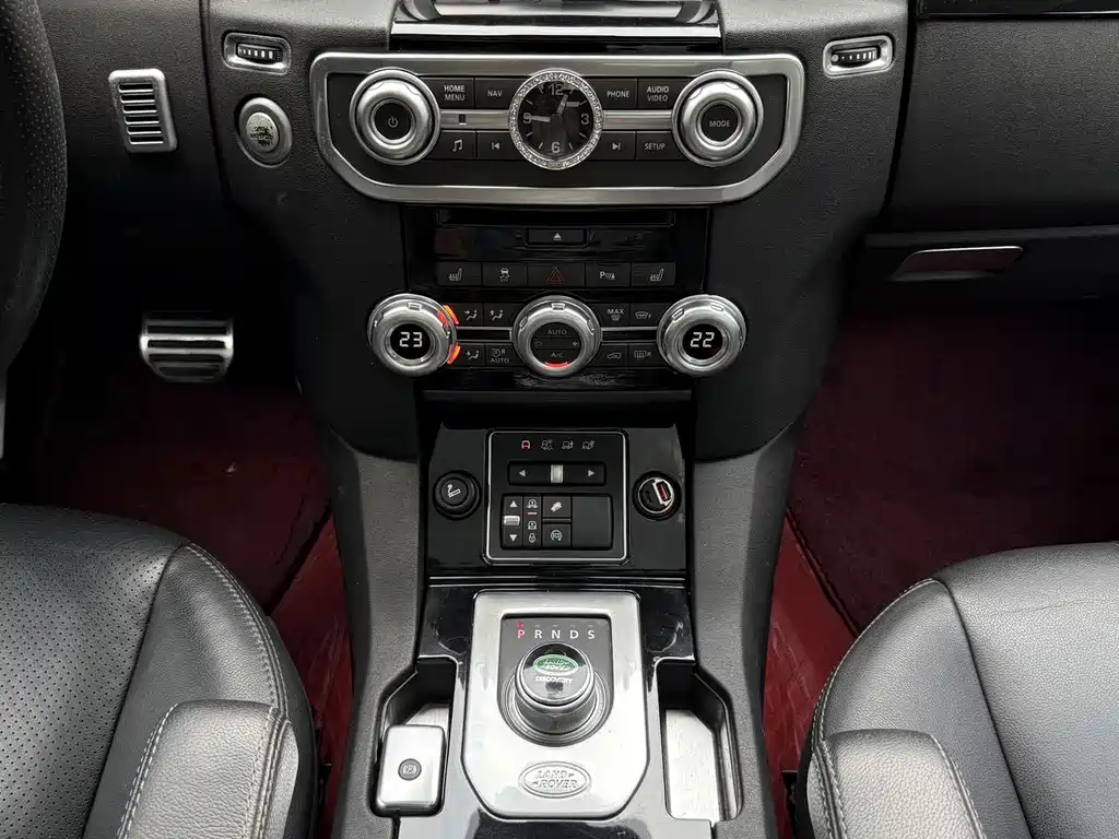 Land Rover Discovery 2015 — фото 15