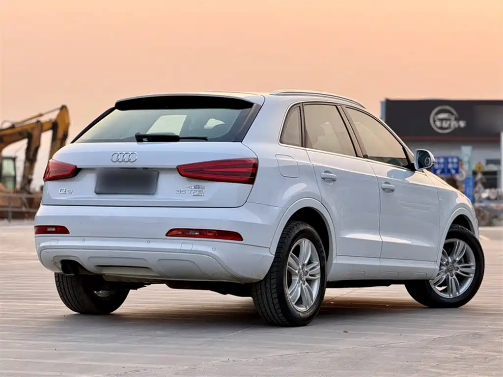 Audi Q3 2014 — фото 21