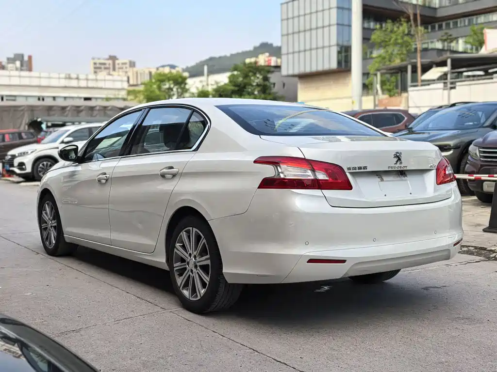 Peugeot 408 2015 — фото 14