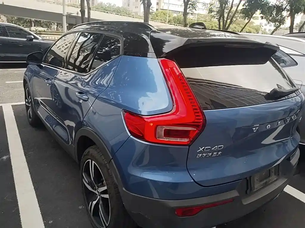 Volvo XC40 2019 — фото 5
