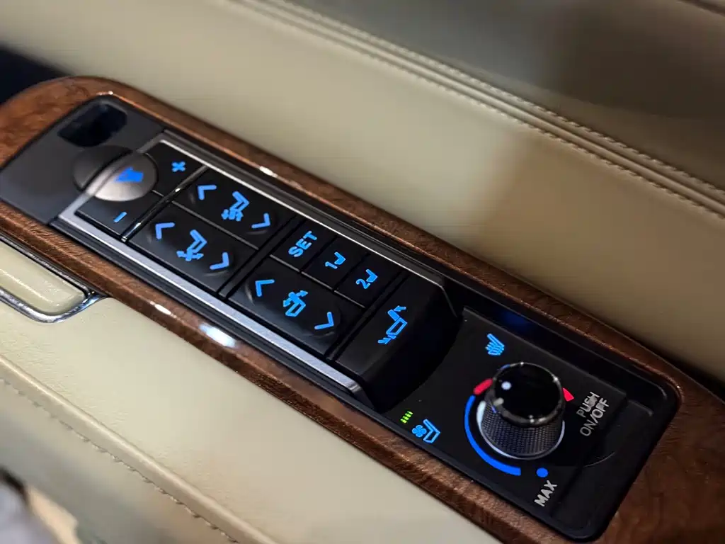 Toyota Alphard 2017 — фото 20