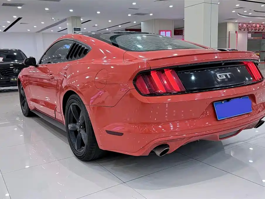 Ford Mustang 2016 — фото 11