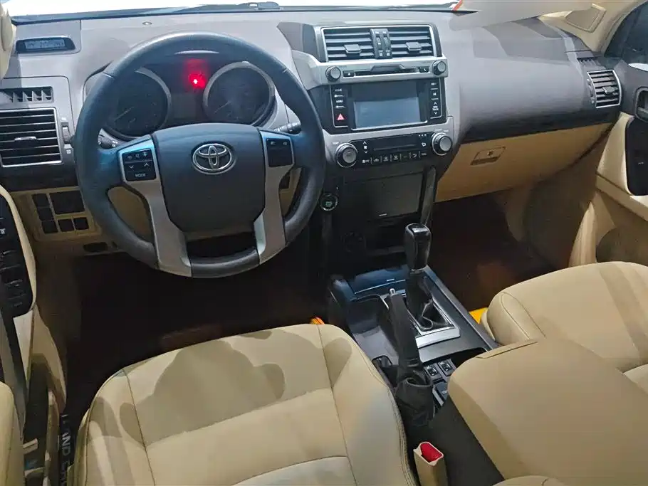 Toyota Prado 2015 — фото 12
