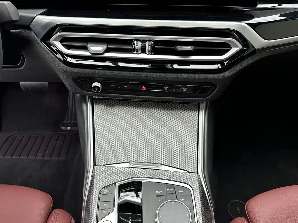 BMW 3 Series 2023 — фото 14