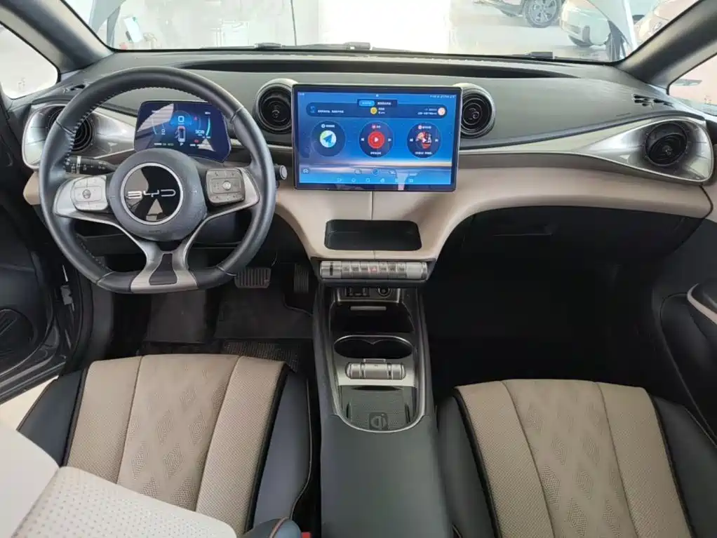 BYD Dolphin 2023 — фото 10