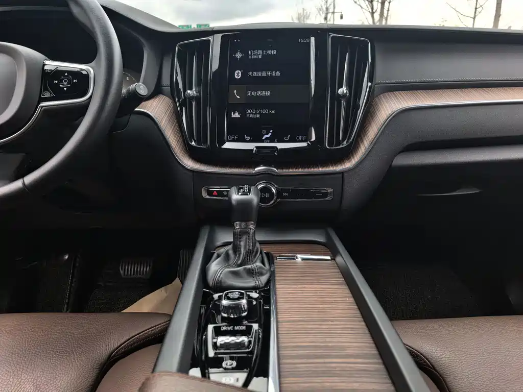 Volvo XC60 2020 — фото 9