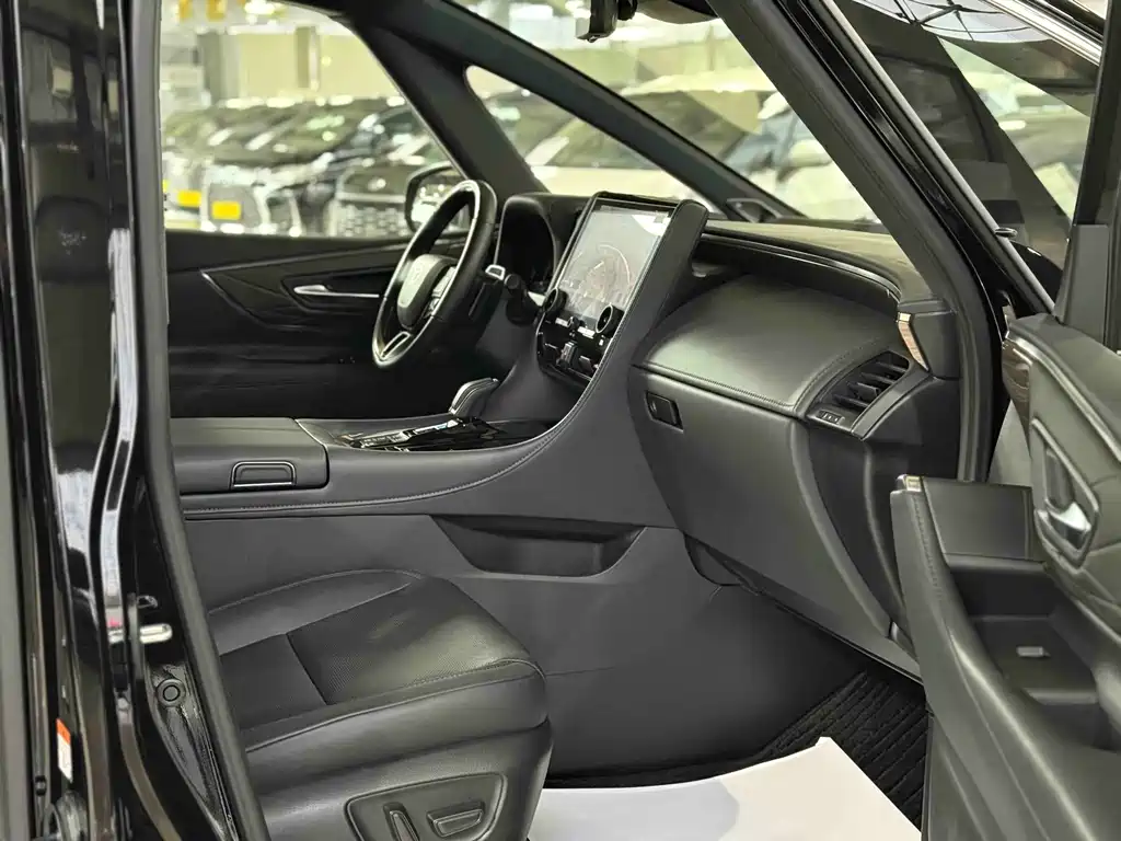 Toyota Alphard 2024 — фото 22
