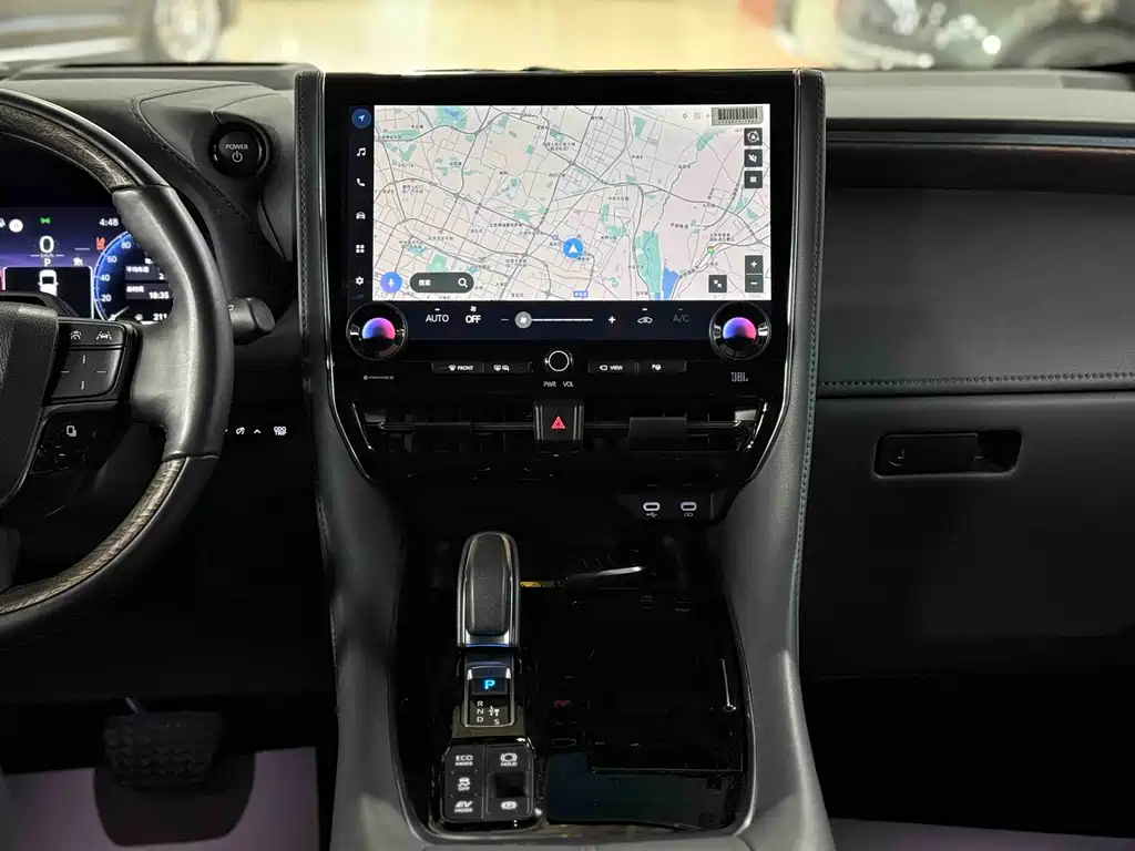 Toyota Alphard 2024 — фото 19