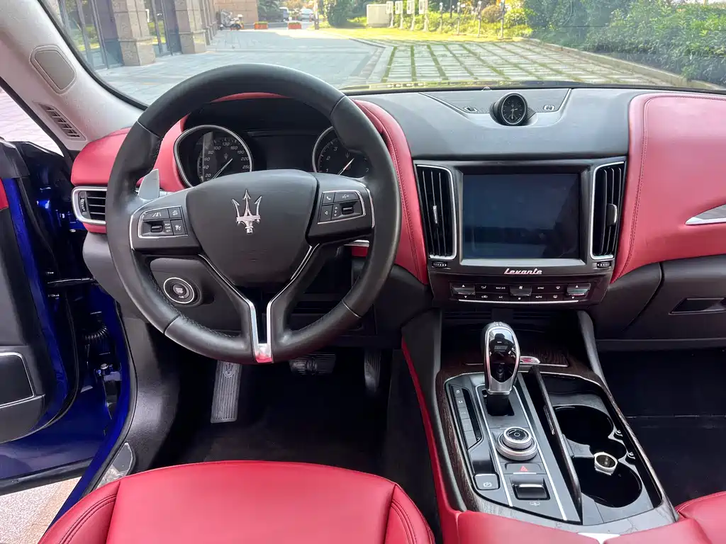 Maserati Levante 2017 — фото 6