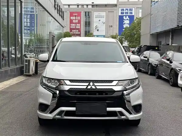 Mitsubishi Outlander 2021