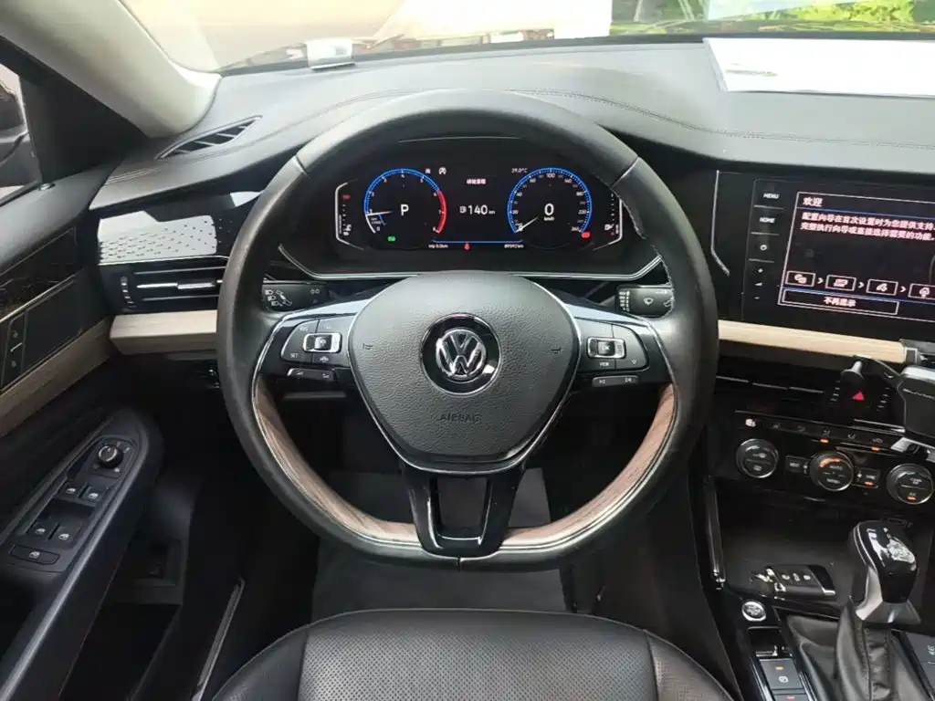 Volkswagen Passat 2019 — фото 11