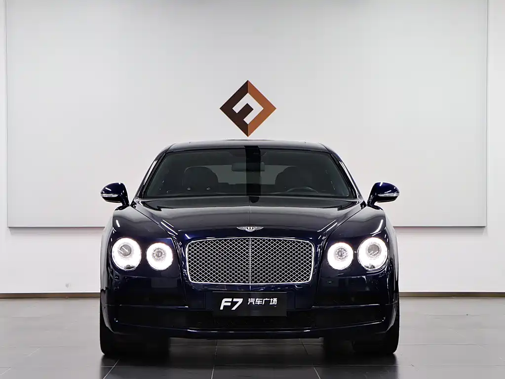 Bentley Flying Spur 2019 — фото 2