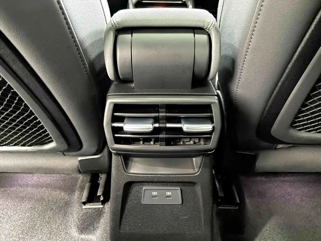 Audi A3 2023 — фото 12