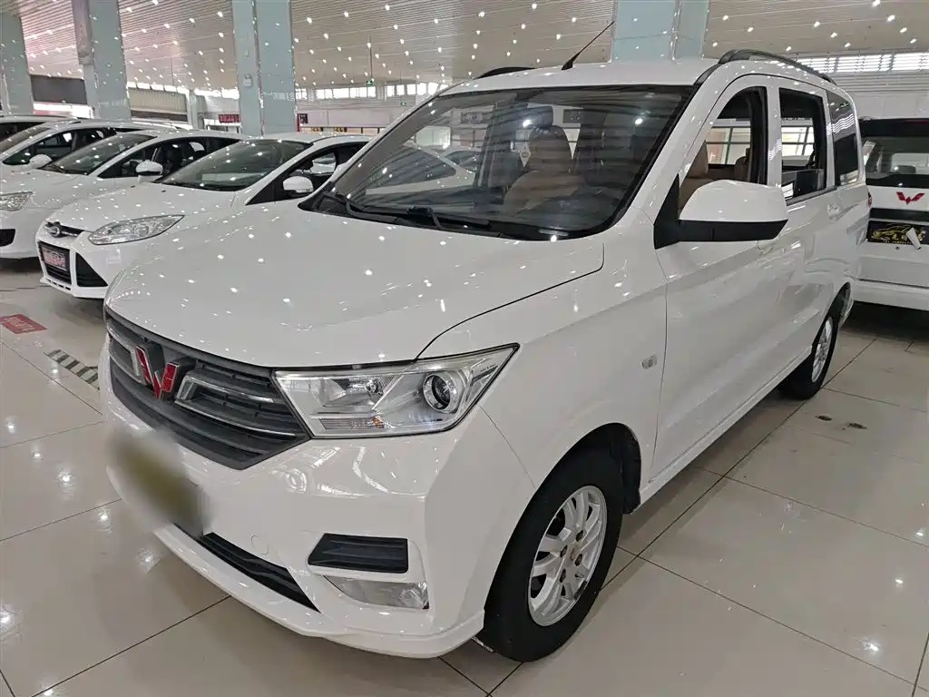 Wuling Hongguang 2021 — фото 1