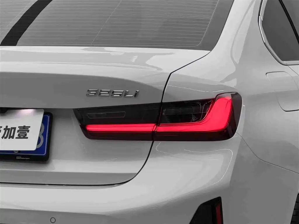 BMW 3 Series 2025 — фото 16