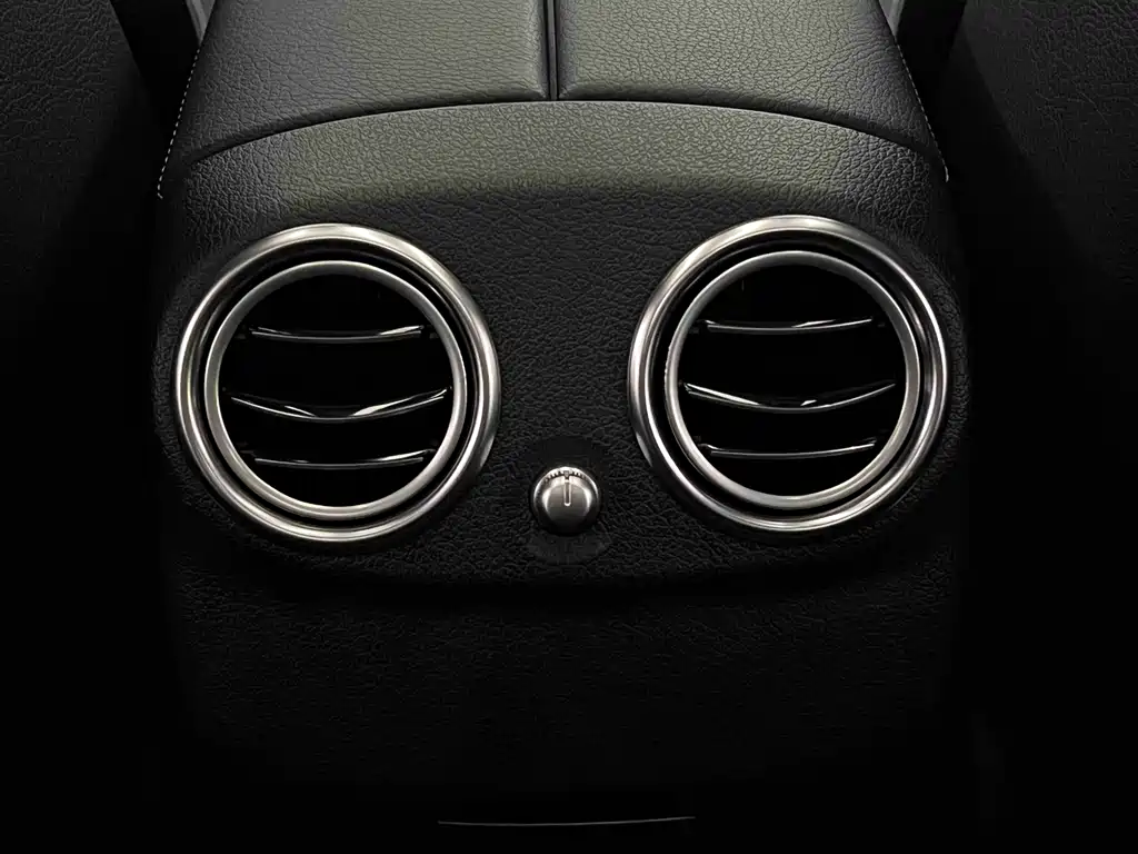 Mercedes-Benz E-Class 2020 — фото 33