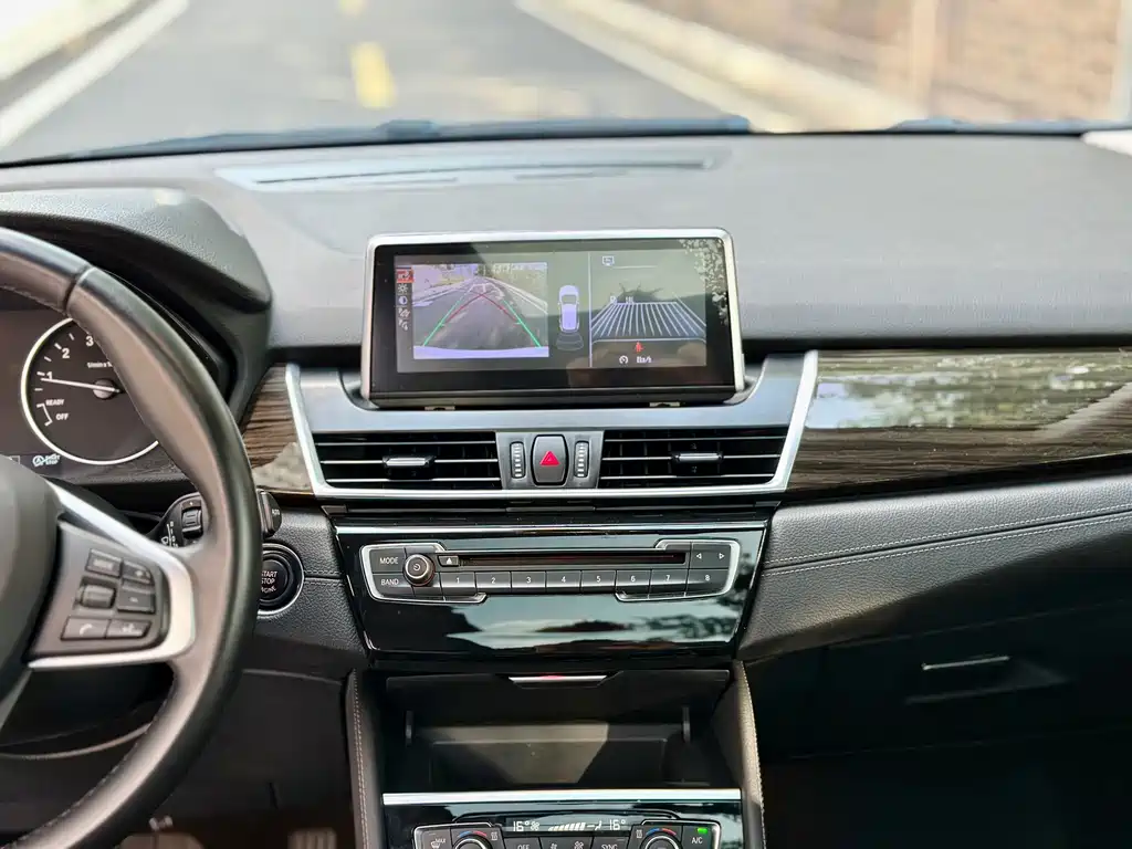 BMW 2 Series Station Wagon 2015 — фото 15