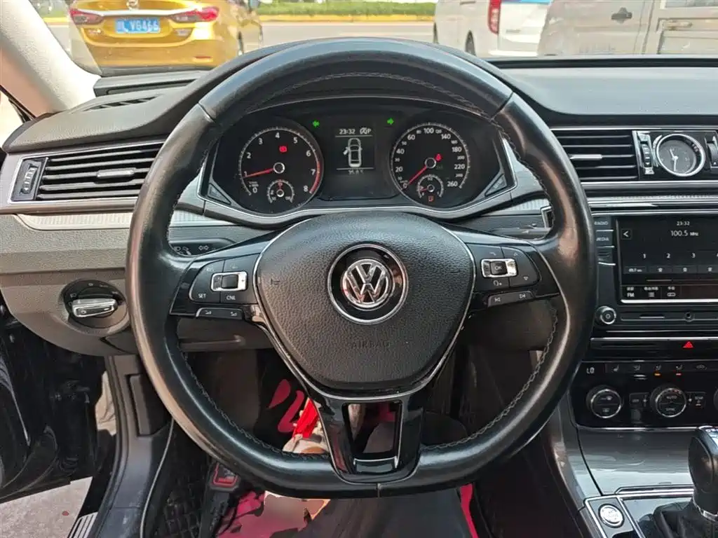 Volkswagen Passat 2019 — фото 11