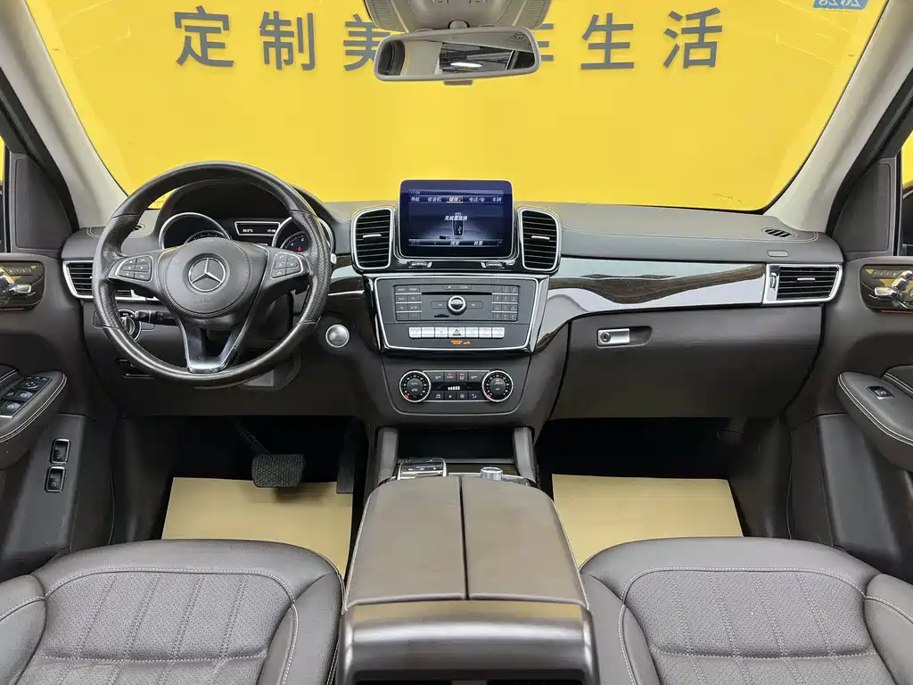 Mercedes-Benz GLS 2018 — фото 10