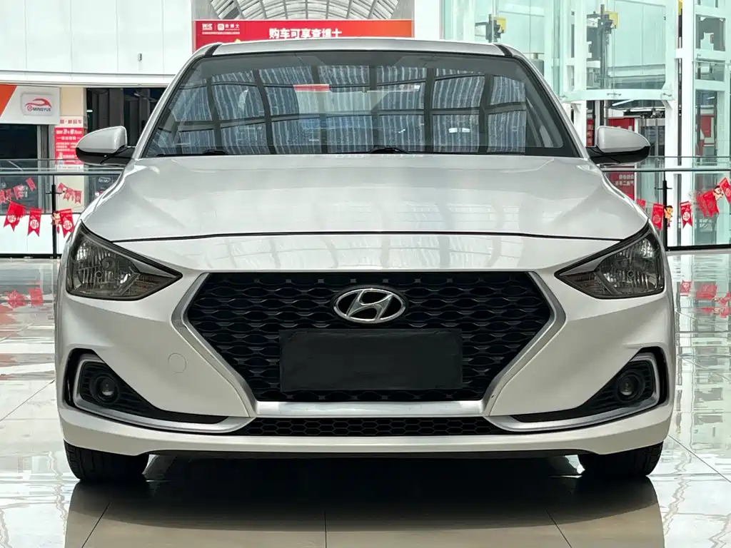 Hyundai Elantra 2020 — фото 2