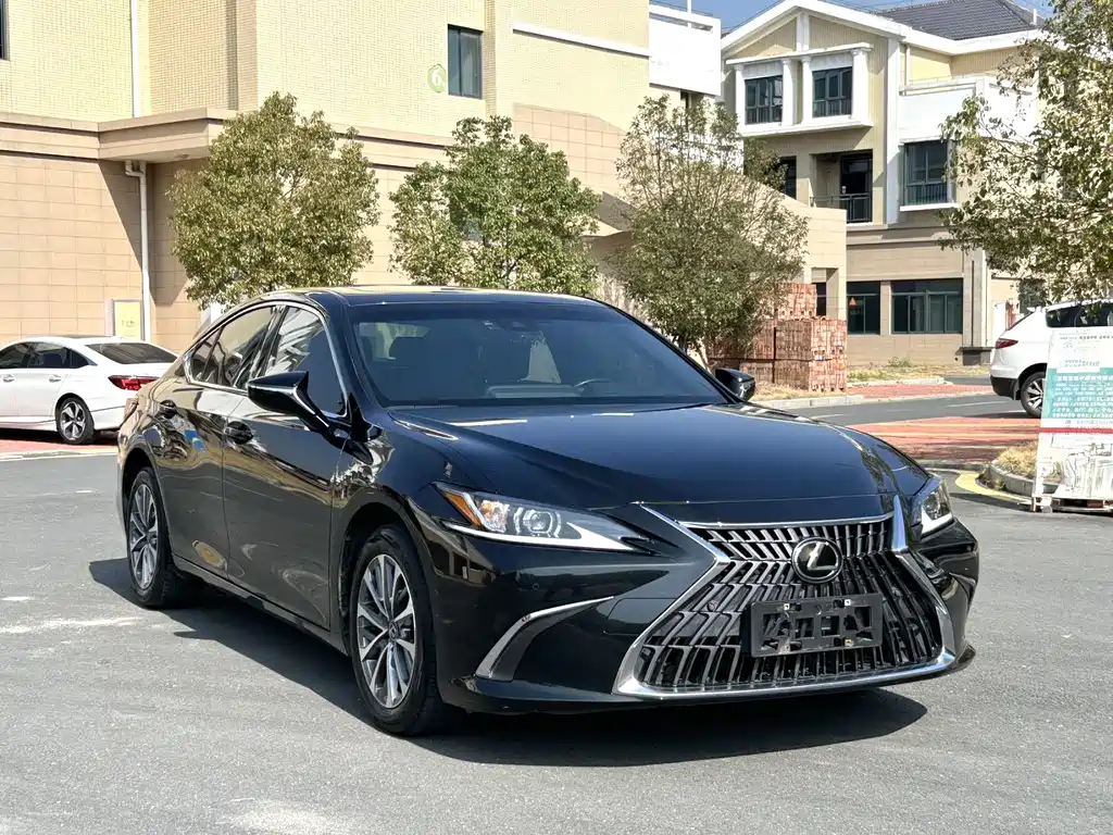 Lexus ES 2022 — фото 3