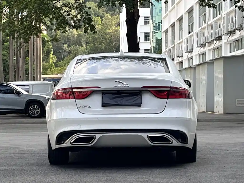 Jaguar XFL 2021 — фото 16