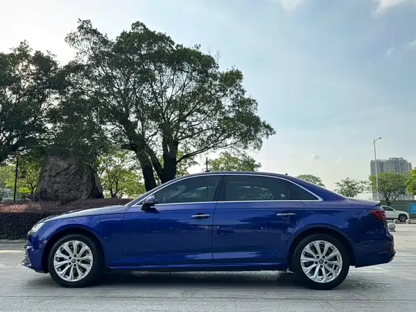 Audi A4L 2019
