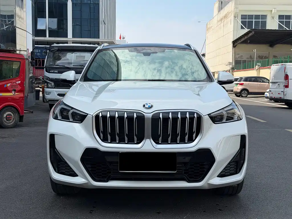 BMW X1 2024 — фото 1