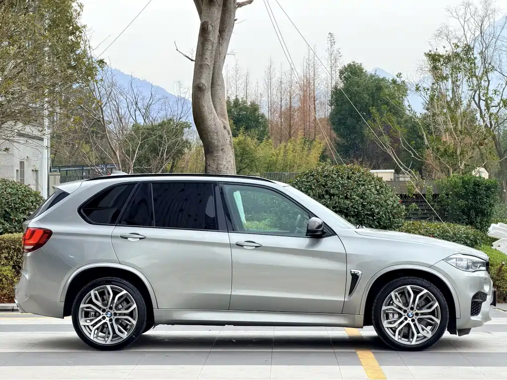 BMW X5 M 2015 — фото 34