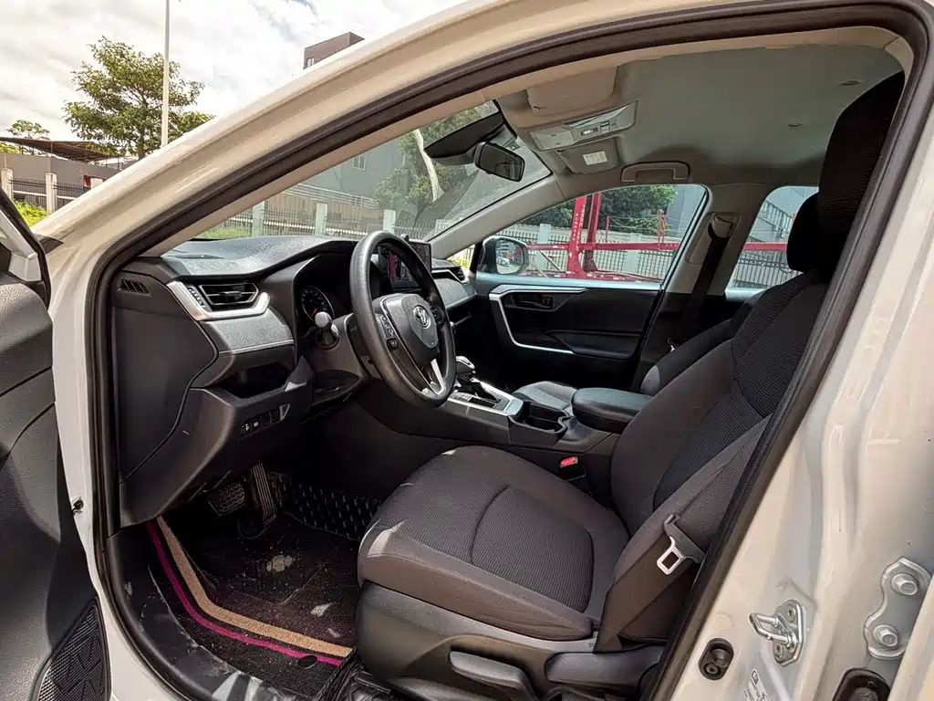 Toyota RAV4 2024
